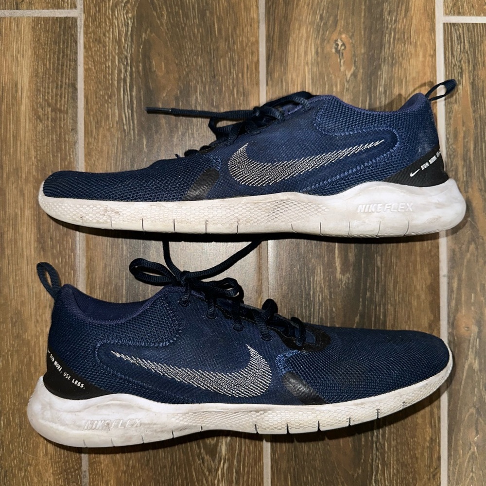 Nike men’s sneakers
